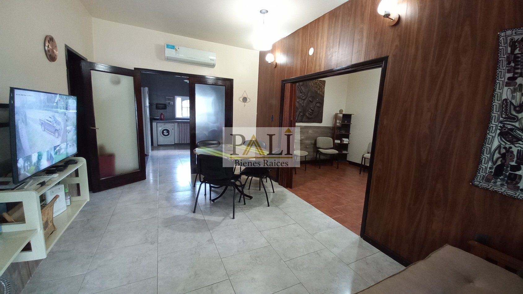 SE VENDEN PROPIEDAD COMPUESTA POR DOS CASAS EN QUILMES OESTE