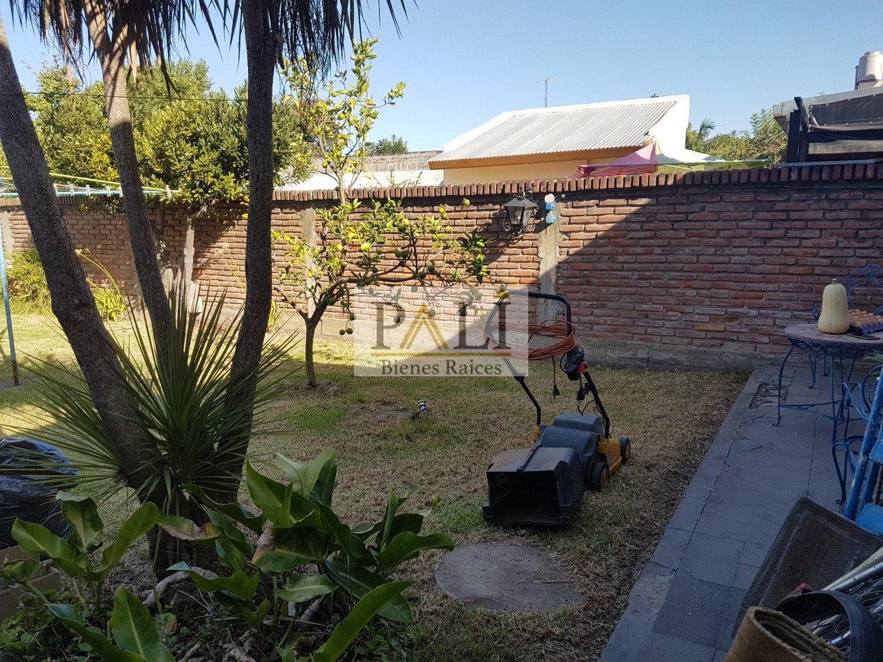 OPORTUNIDAD APTA CREDITO HIPOTECARIO - DOS CASAS EN VENTA CENTRO FLORENCIO VARELA