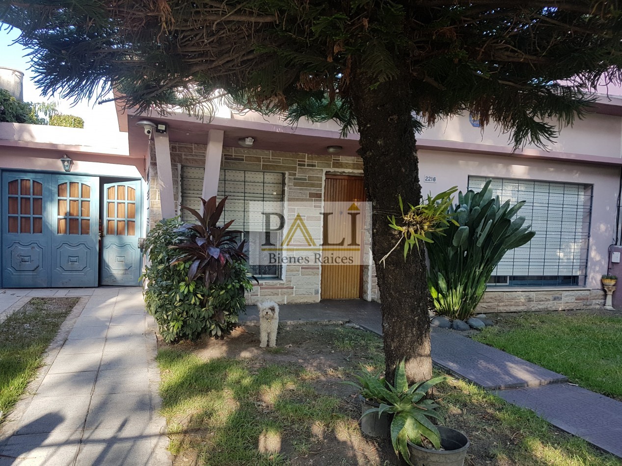 OPORTUNIDAD APTA CREDITO HIPOTECARIO - DOS CASAS EN VENTA CENTRO FLORENCIO VARELA