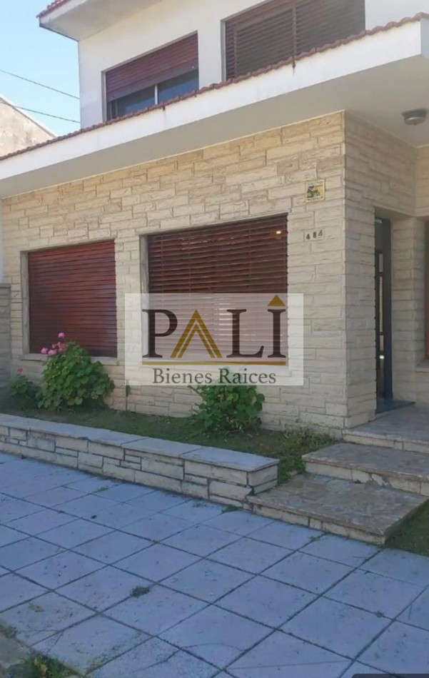 EXCELENTE CASA 5 AMBIENTES EN ALQUILER - WILDE