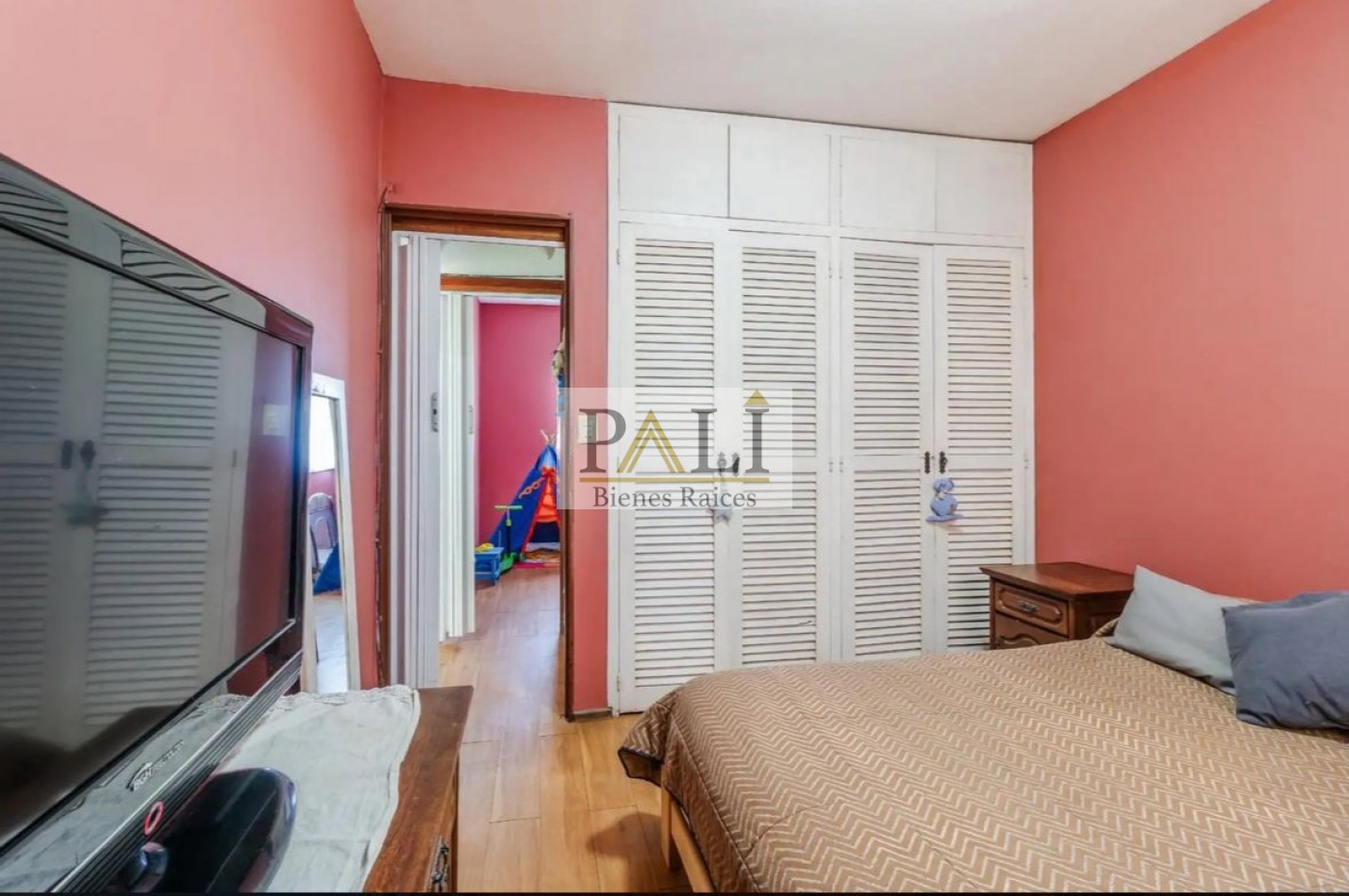 OPORTUNIDAD EXCELENTE DEPARTAMENTO 3 AMBIENTES EN BERAZATEGUI - VENTA - APTO CREDITO 