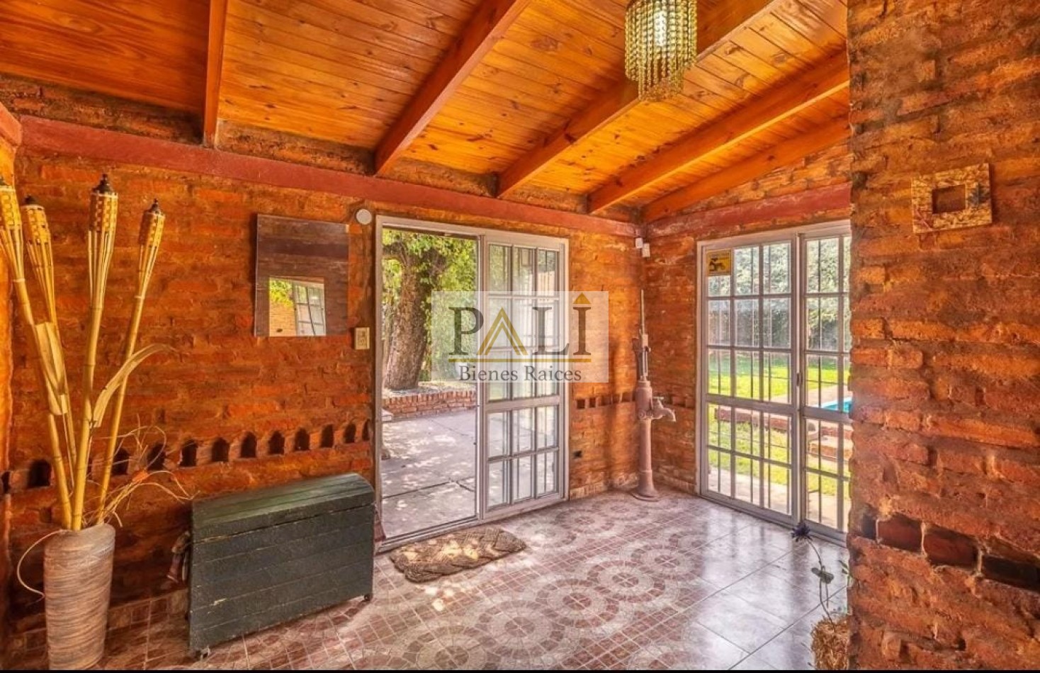 Oportunidad Casa 4 ambientes con piscina en Florencio Varela
