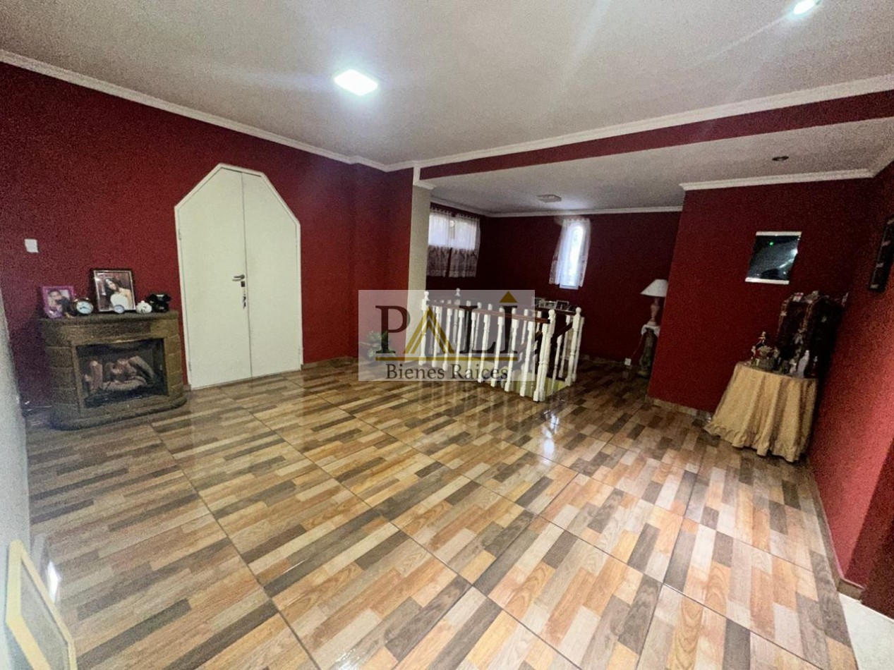 SE VENDE EXCELENTE CASA DE 5 AMBIENTES EN FLORENCIO VARELA - APTA CREDITO HIPOTECARIO