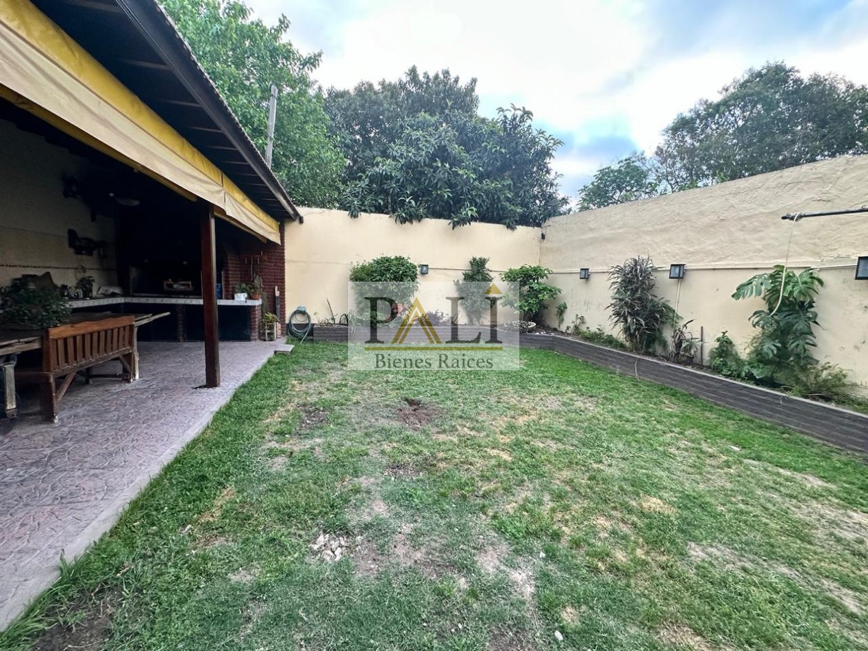 SE VENDE EXCELENTE CASA DE 5 AMBIENTES EN FLORENCIO VARELA - APTA CREDITO HIPOTECARIO