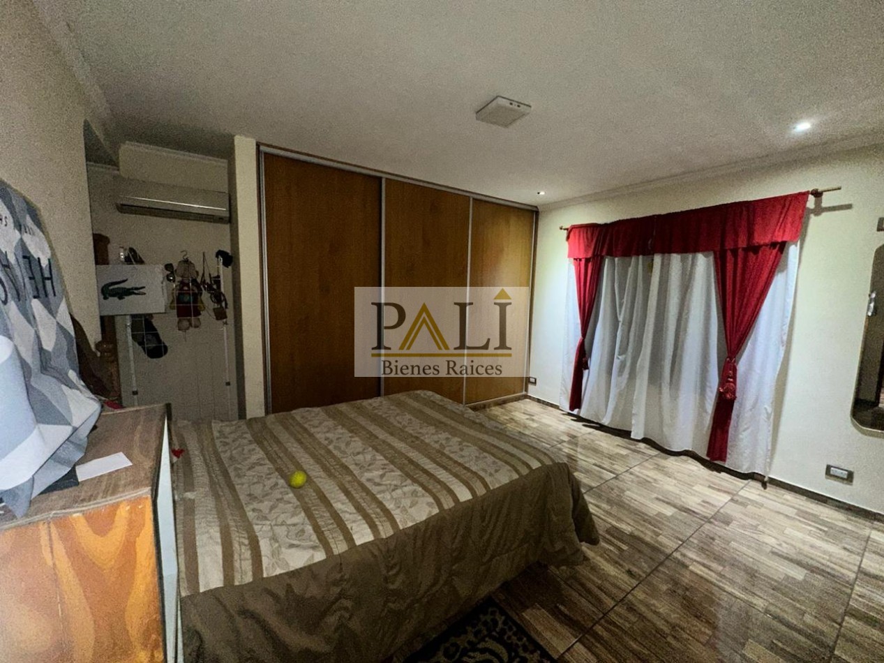 SE VENDE EXCELENTE CASA DE 5 AMBIENTES EN FLORENCIO VARELA - APTA CREDITO HIPOTECARIO