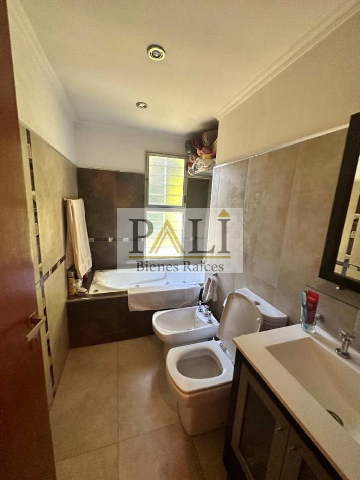 Excelente casa quinta en Ranelagh