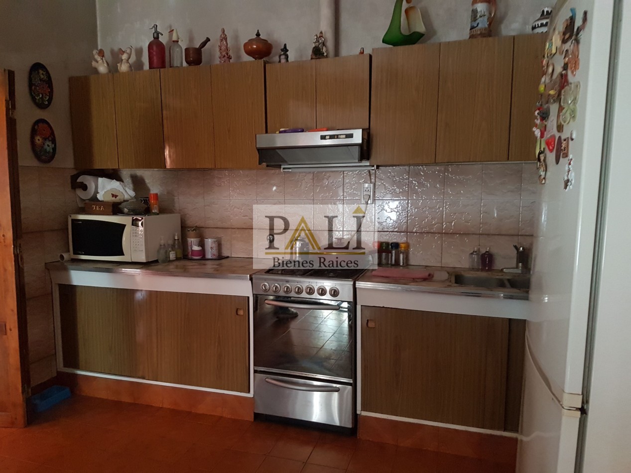 OPORTUNIDAD APTA CREDITO HIPOTECARIO - DOS CASAS EN VENTA CENTRO FLORENCIO VARELA