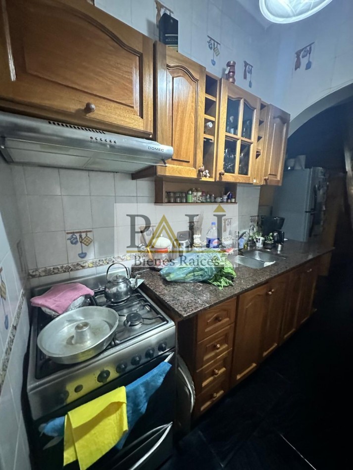 SE VENDE EXCELENTE CASA DE 5 AMBIENTES EN FLORENCIO VARELA - APTA CREDITO HIPOTECARIO