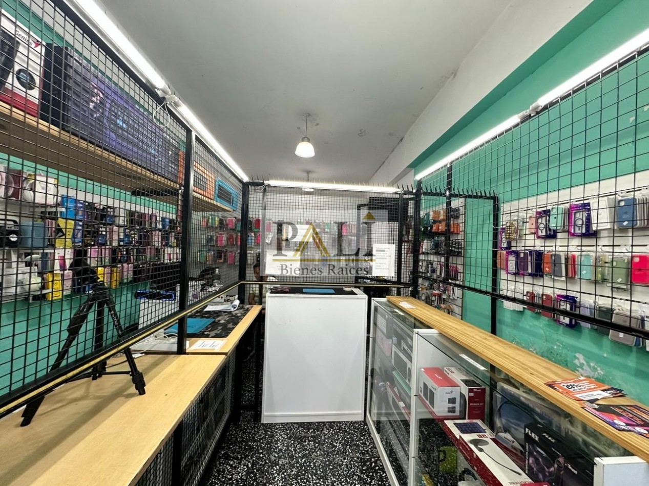 SE VENDE LOCAL COMERCIAL- EXCELENTE UBICACION