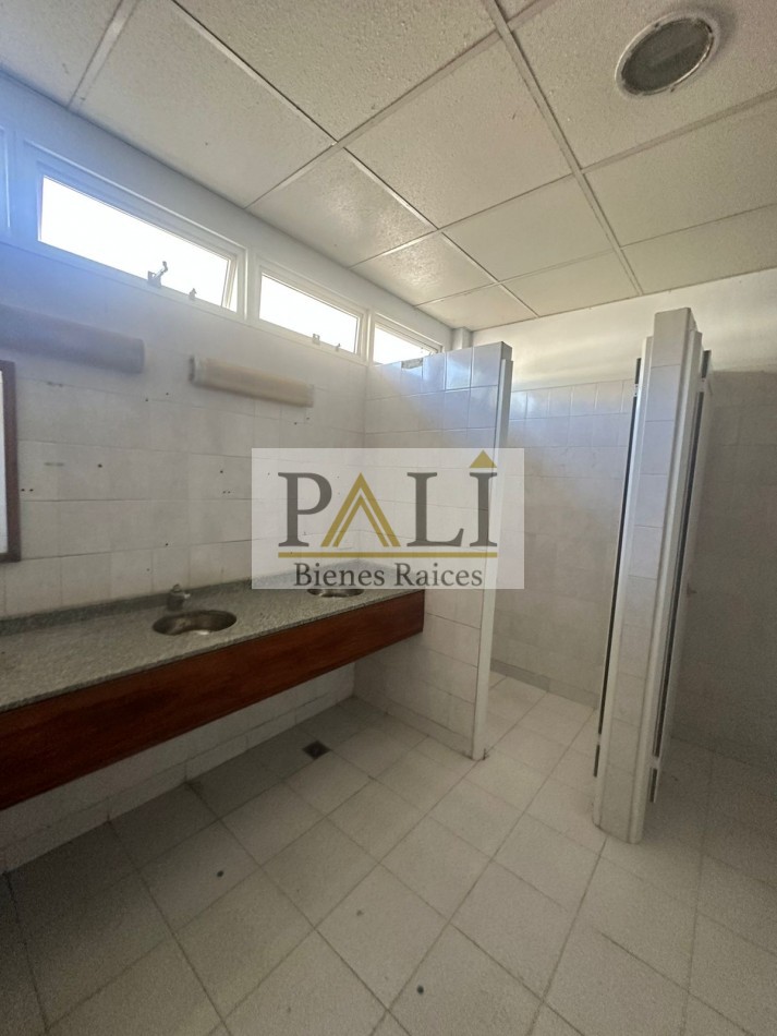 SE ALQUILAN 2 OFICINAS EN EL PATO