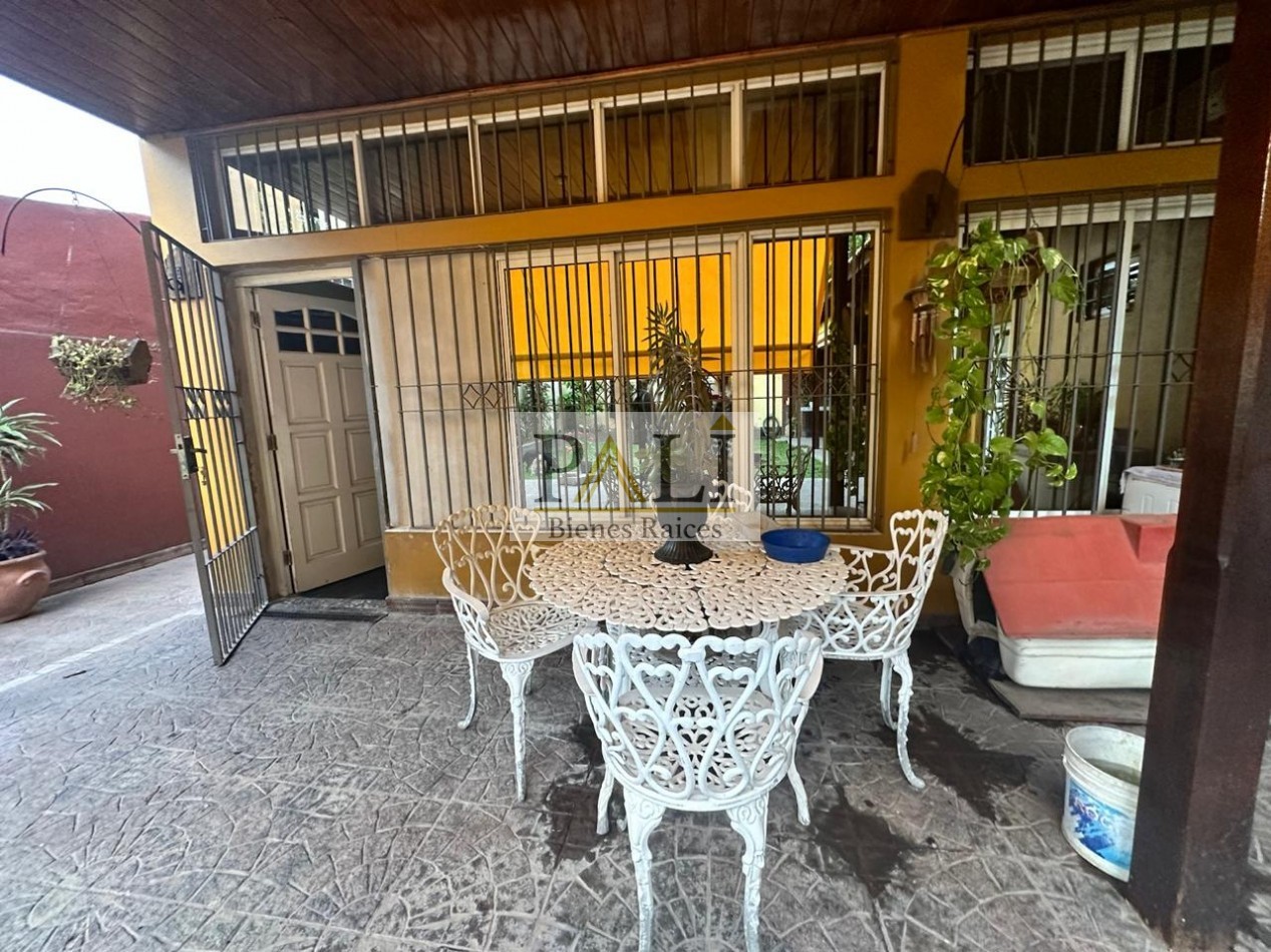 SE VENDE EXCELENTE CASA DE 5 AMBIENTES EN FLORENCIO VARELA - APTA CREDITO HIPOTECARIO