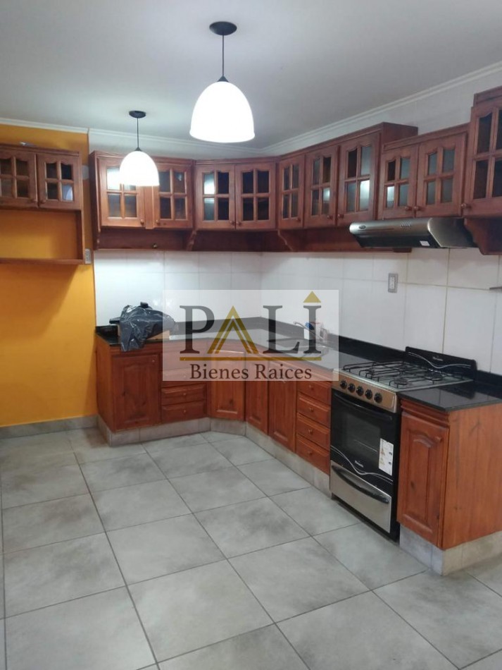 OPORTUNIDAD VENTA URGENTE - amplia Casa en excelente ubicacion