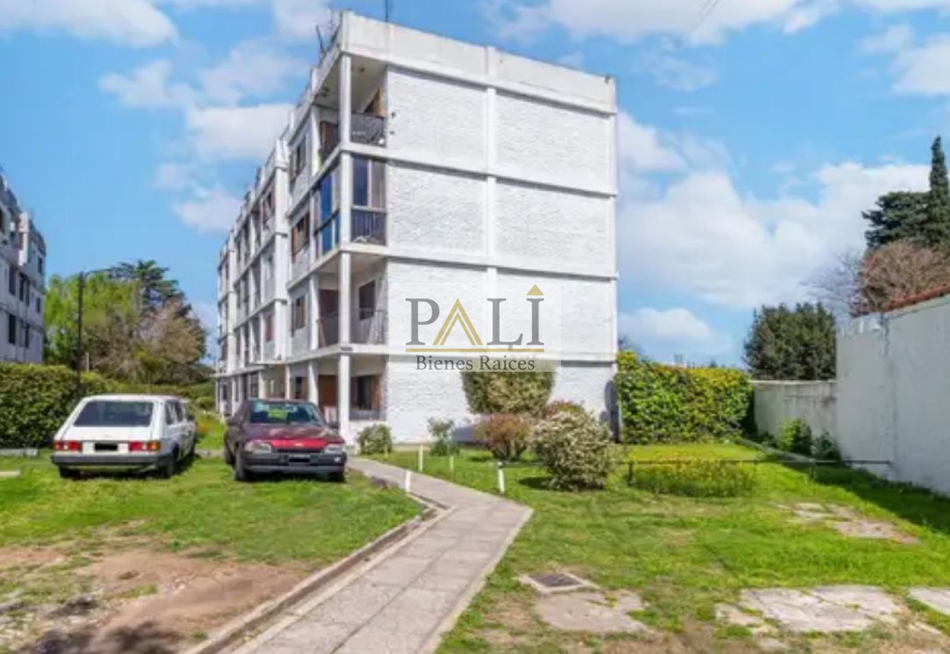 OPORTUNIDAD EXCELENTE DEPARTAMENTO 3 AMBIENTES EN BERAZATEGUI - VENTA - APTO CREDITO 