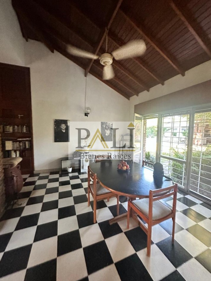 Excelente casa quinta en Ranelagh