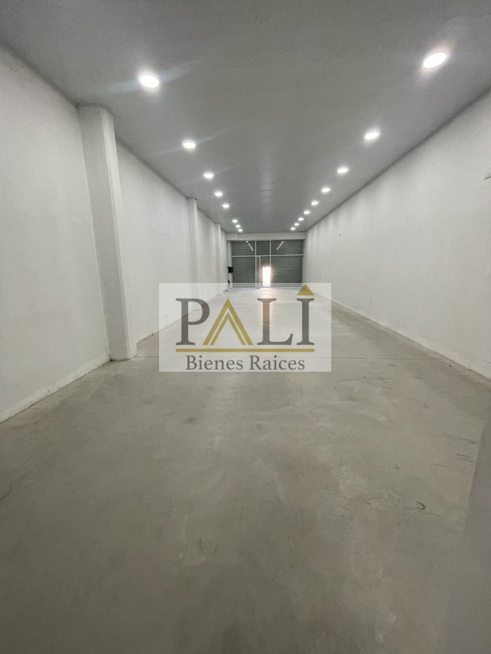 SE ALQUILA AMPLIO LOCAL COMERCIAL EN EXCELENTE UBICACION - QUILMES OESTE