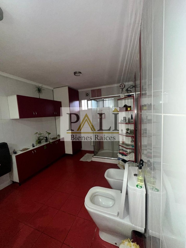 SE VENDE EXCELENTE CASA DE 5 AMBIENTES EN FLORENCIO VARELA - APTA CREDITO HIPOTECARIO