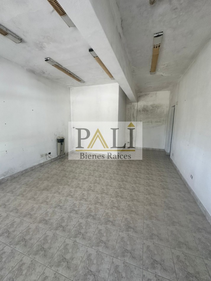 SE ALQUILAN 2 OFICINAS EN EL PATO