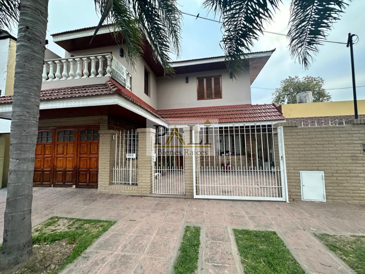 SE VENDE EXCELENTE CASA DE 5 AMBIENTES EN FLORENCIO VARELA - APTA CREDITO HIPOTECARIO