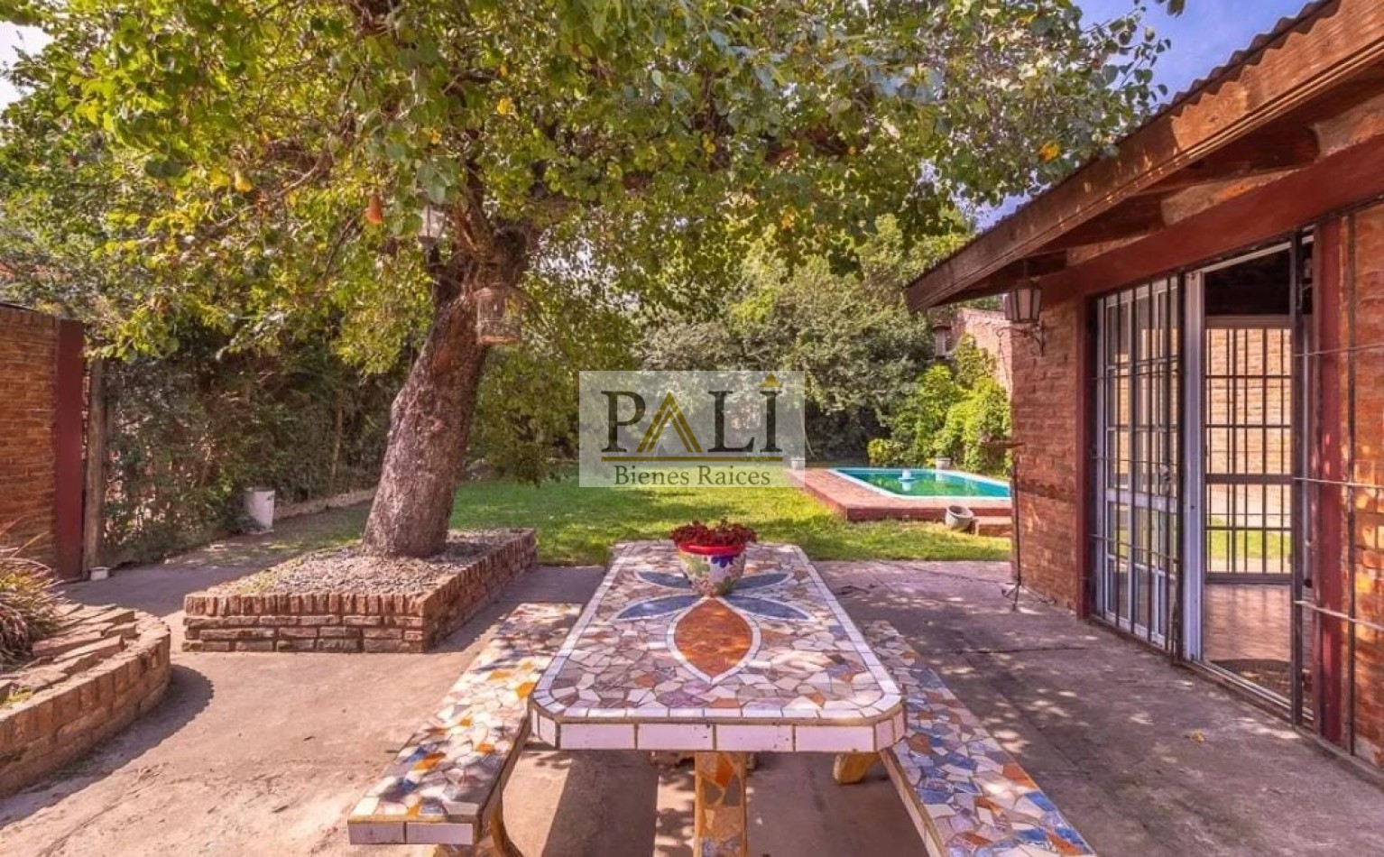Oportunidad Casa 4 ambientes con piscina en Florencio Varela