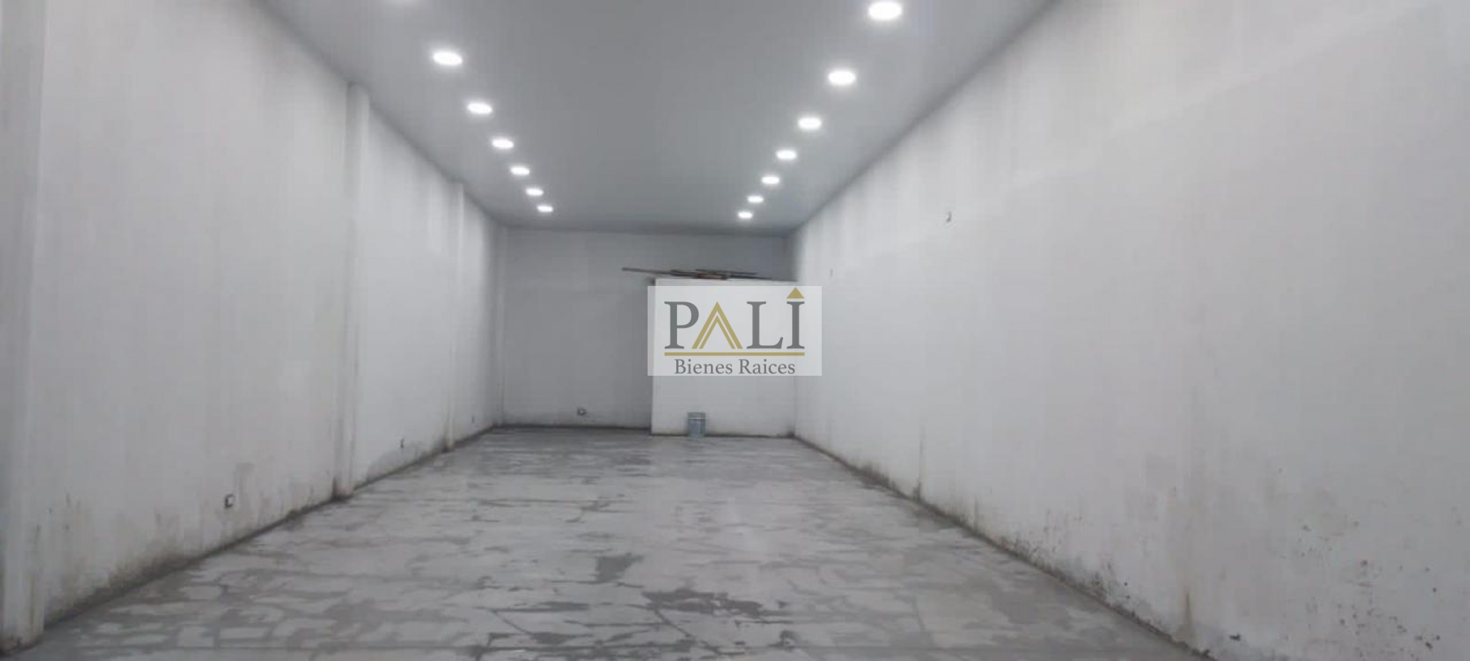 SE ALQUILA AMPLIO LOCAL COMERCIAL EN EXCELENTE UBICACION - QUILMES OESTE