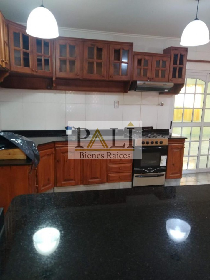OPORTUNIDAD VENTA URGENTE - amplia Casa en excelente ubicacion