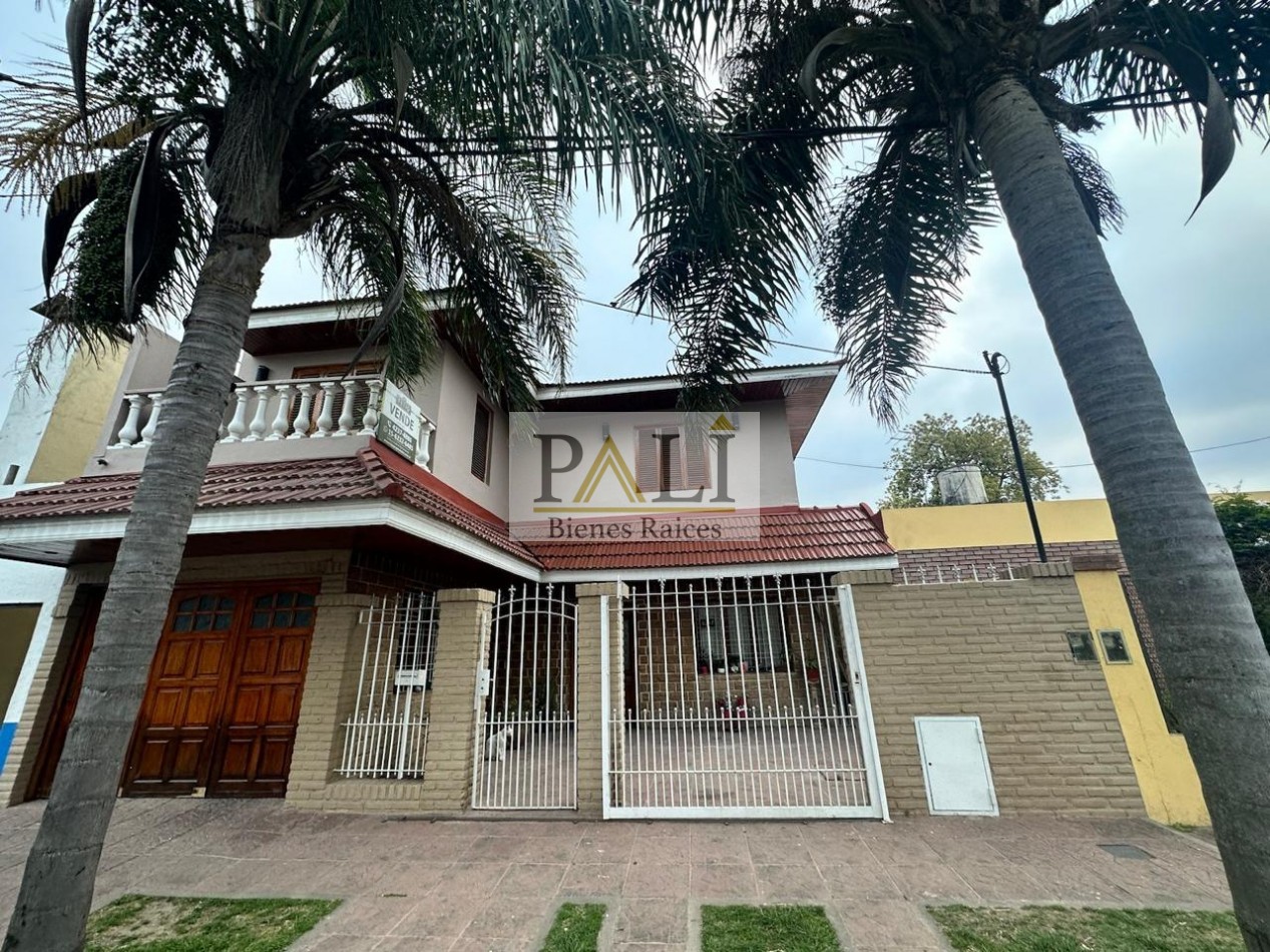 SE VENDE EXCELENTE CASA DE 5 AMBIENTES EN FLORENCIO VARELA - APTA CREDITO HIPOTECARIO