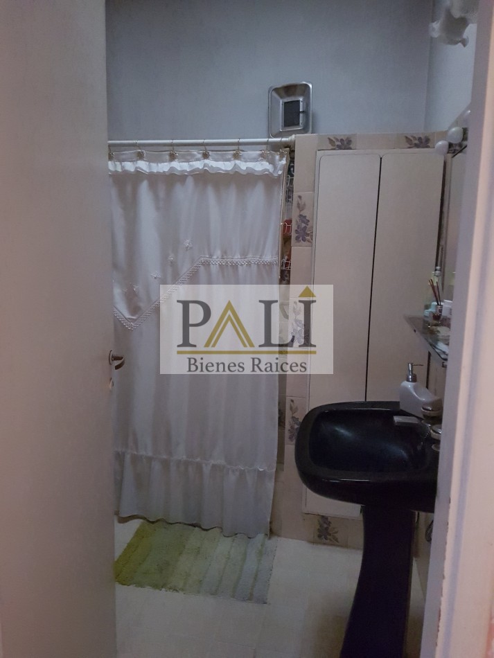 OPORTUNIDAD APTA CREDITO HIPOTECARIO - DOS CASAS EN VENTA CENTRO FLORENCIO VARELA