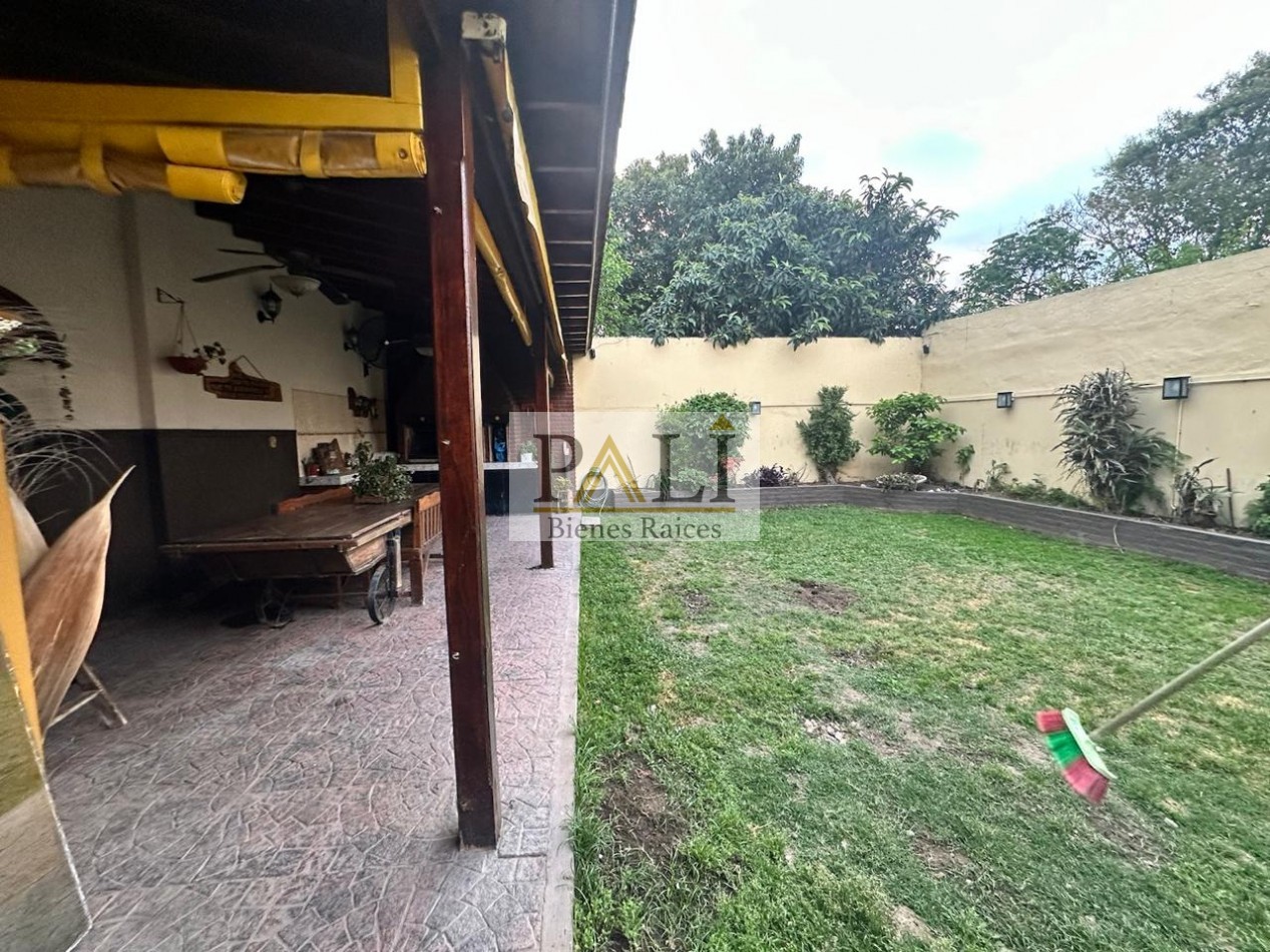 SE VENDE EXCELENTE CASA DE 5 AMBIENTES EN FLORENCIO VARELA - APTA CREDITO HIPOTECARIO