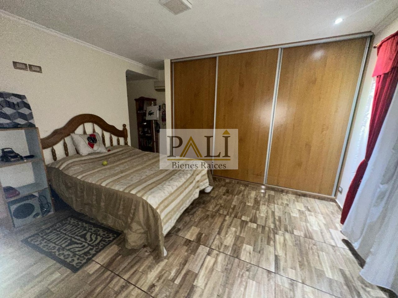 SE VENDE EXCELENTE CASA DE 5 AMBIENTES EN FLORENCIO VARELA - APTA CREDITO HIPOTECARIO
