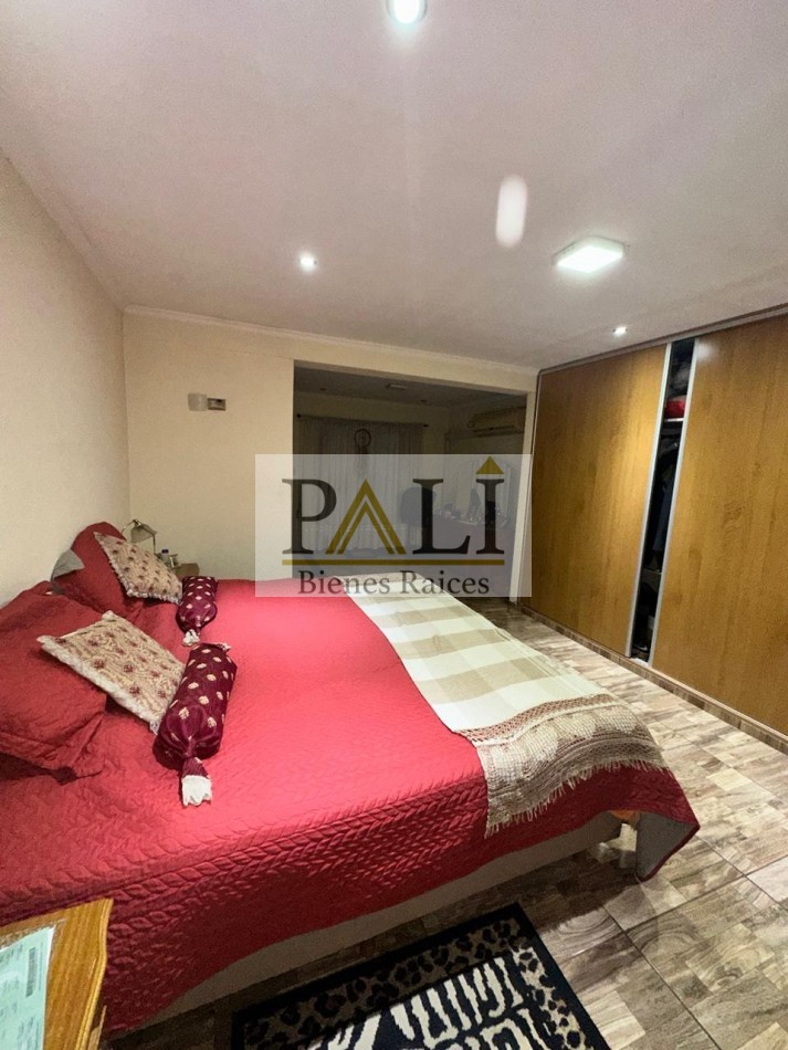 SE VENDE EXCELENTE CASA DE 5 AMBIENTES EN FLORENCIO VARELA - APTA CREDITO HIPOTECARIO