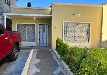 Amplia casa 4 ambientes en VENTA Bernal Oeste