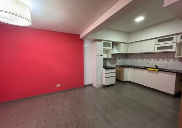 SE ALQUILA CASA DE 3 AMBIENTES - QUILMES OESTE