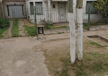 CASA EN VENTA IDEAL INVERSIONISTA - SOBRE ZONA COMERCIAL
