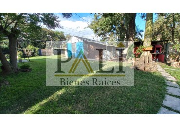 SE VENDEN PROPIEDAD COMPUESTA POR DOS CASAS EN QUILMES OESTE