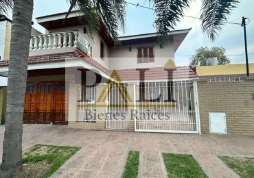 SE VENDE EXCELENTE CASA DE 5 AMBIENTES EN FLORENCIO VARELA - APTA CREDITO HIPOTECARIO
